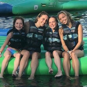 Meet your Posher, Chloe